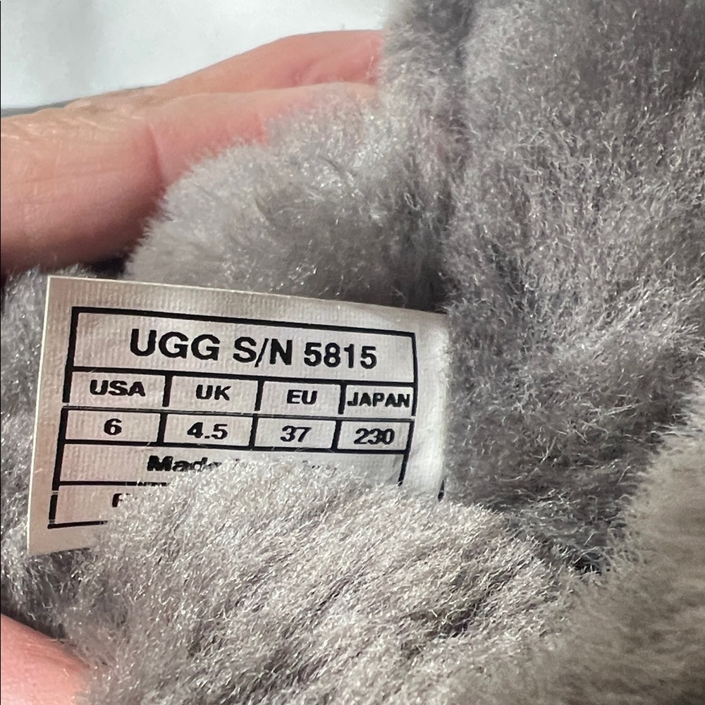 UGG Charcoal Suede Boots NEW - Picture 5 of 5